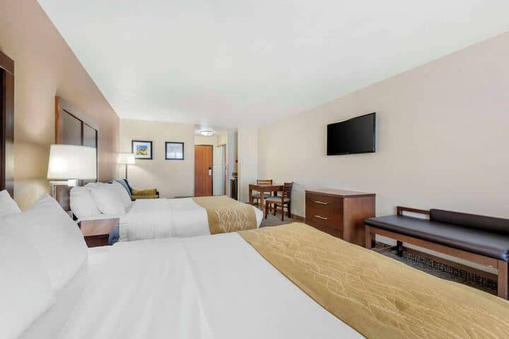 Room 10 of 25